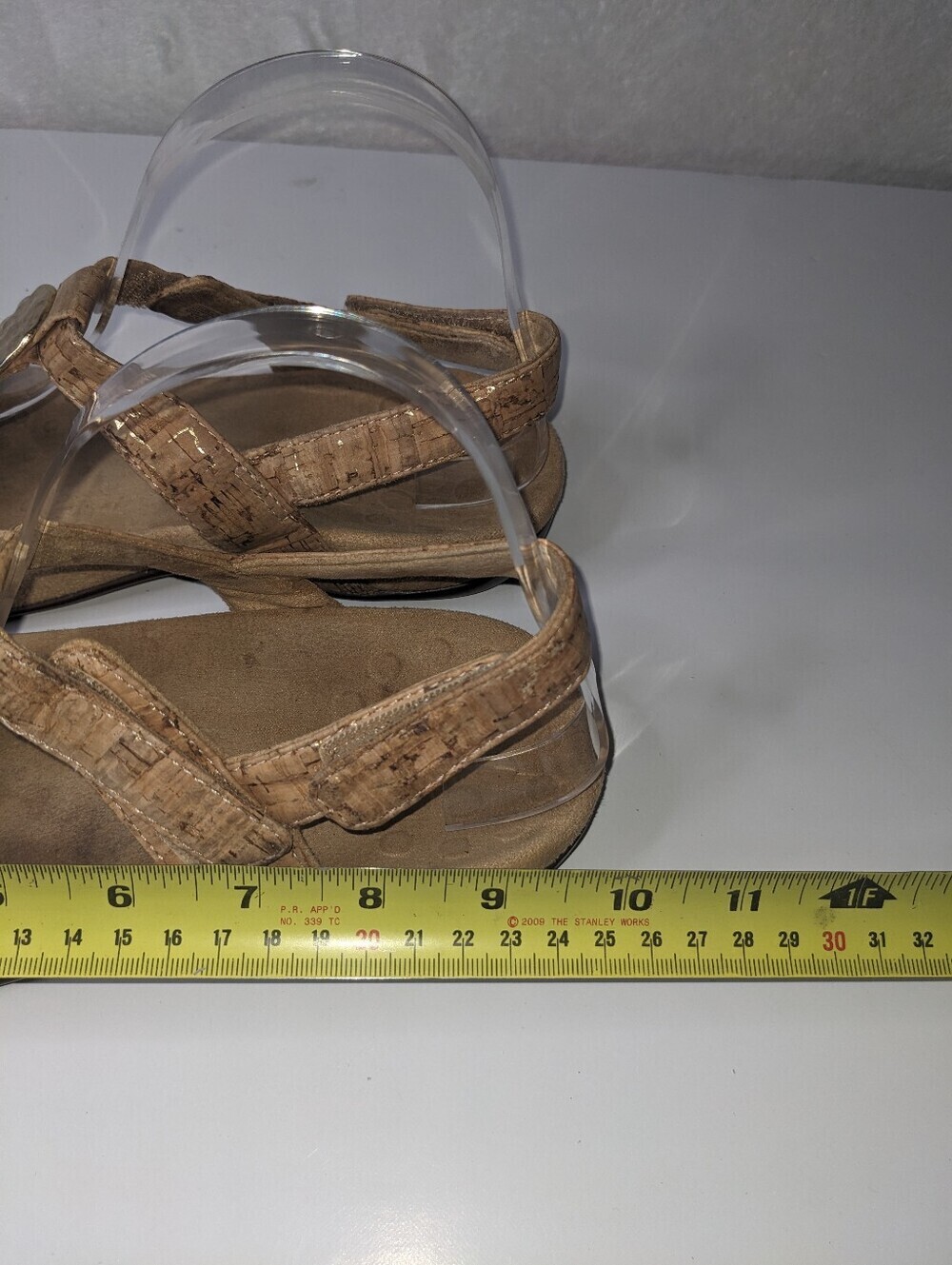 Vionic Tan Cork Slingback Sandals with Gold Discs Comfort Wear Size 6.5 Flaw - Picture 8 of 9